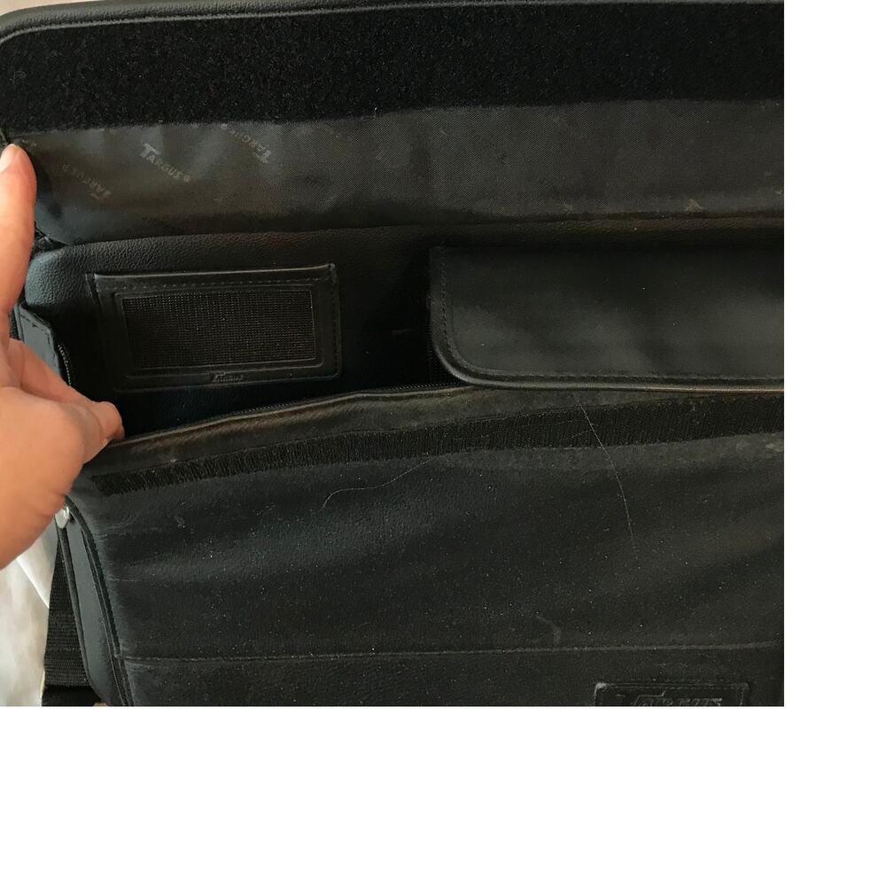 Targus Faux Leather Computer Briefcase - Picture 3 of 6